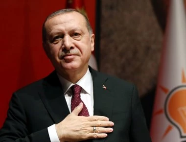 Κλιμακώνει από το Αιγαίο μέχρι την Κύπρο και ζητάει «λύτρα» για τους 2 Έλληνες αιχμαλώτους ο Ρ.Τ.Ερντογάν